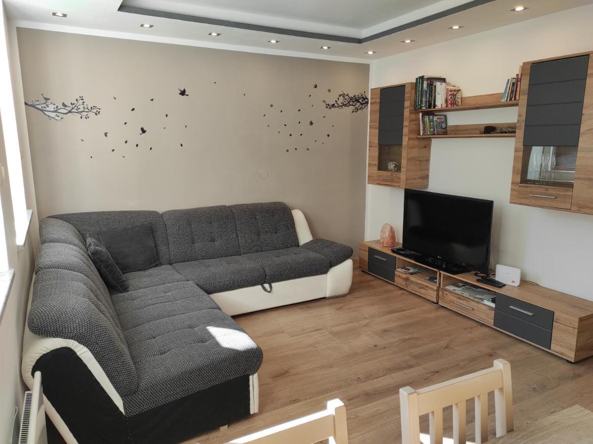 Apartma Jelendol Trzic Exterior photo